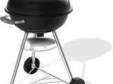 une grille noire sur fond blanc, avec un fond blanc