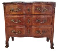 Commode arbalète dessus marbre 3 tiroirs en ceinture .