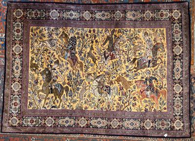 Tapis soyeux à décor de scènes de chasse au léopard 6 cavali…