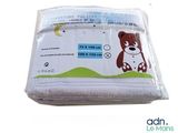 un sac de couches pour bébé posé sur une table