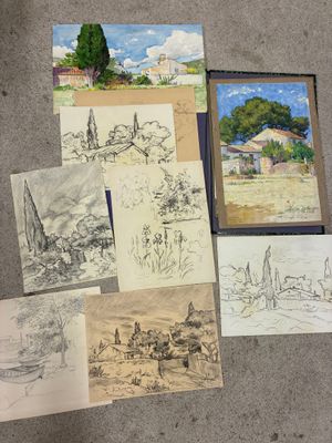 beaucoup de dessins posés les uns à côté des autres sur le sol