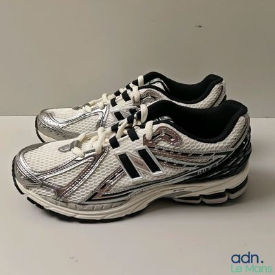 Chaussures de course adidas pour homme, pointure 11,5