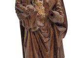 statue d'une femme tenant un enfant dans ses bras