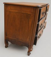 Commode en noyer de forme légèrement mouvementée (photo 5)