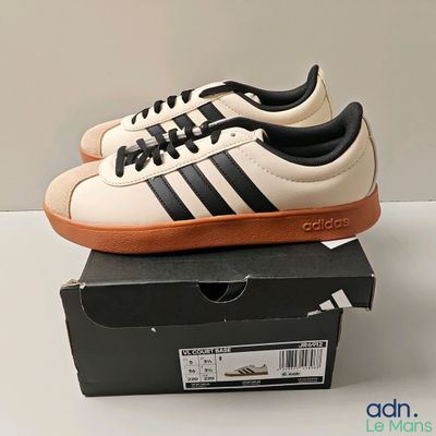 Baskets adidas Superstar en cuir, blanches et noires, avec semelles en caoutchouc