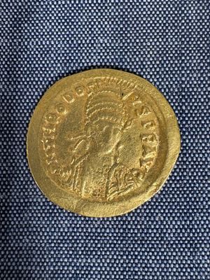 Monnaie or, type Solidi (4.4gr) - Théodose II (401-450) - Co…