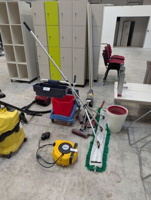 CHARIOT de ménage - Photo 1