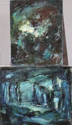 un tableau posé sur une table