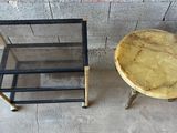 paire de tables d'appoint modernes du milieu du siècle avec plateaux en marbre