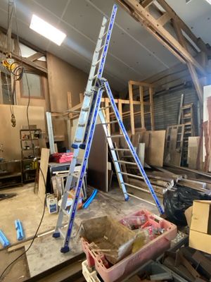 une image d'une pièce en cours de rénovation