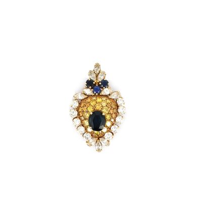 Travail français Pendentif en or jaune 750‰ et saphir ovale …