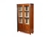 une image d'une armoire en bois avec des portes en verre