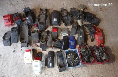 plastiques arrière + 30 ventilateurs, état d'usage