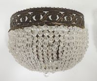 Paire d'appliques en métal et pampilles à décor d'une frise … (photo 2)