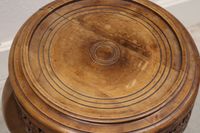 Sellette porte pot quadripode en bois dur sculpté ajouré, en… (photo 3)