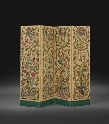 une paire de quatre panneaux ornés de motifs floraux