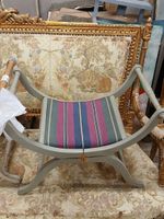 VENTE VOL : Deux tabourets de forme curule dont un à cannage… (photo 3)
