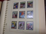 la photo d'un livre sur lequel sont apposés des timbres