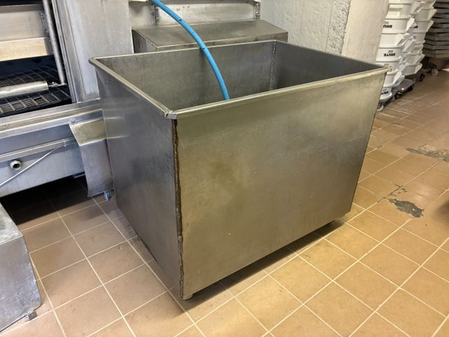 Bac inox roulant