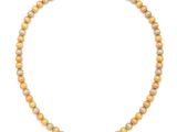 un collier de perles jaunes sur fond blanc