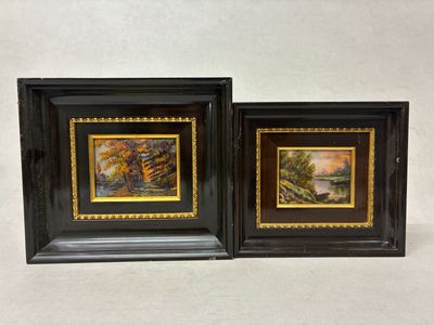 deux tableaux encadrés représentant des arbres et une rivière, dans un cadre noir