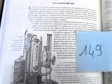 une photo d'un livre sur lequel figure l'image d'une machine