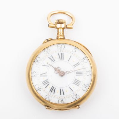 Montre de poche avec chiffres romains et chiffres romains sur le cadran