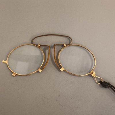 Besicle (binocle) XIXème, cerclage des verres en or jaune 18… - Photo 1