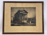 une photo en noir et blanc d'un bâtiment avec des colonnes et des piliers