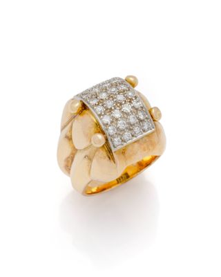 une bague en or 18k et diamants