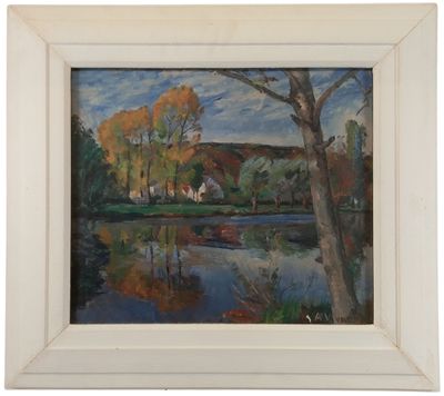 un tableau représentant une rivière avec des arbres et des maisons en arrière-plan