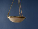 suspension dans la salle à manger d'une maison