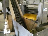 a conveyor belt with a conveyor belt in the middle of it