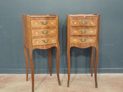 paire de commodes de style Louis XV, fin du XIXe siècle