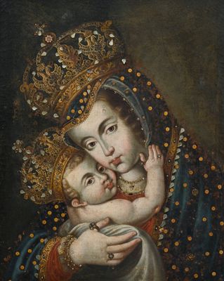 une peinture représentant une femme tenant un enfant dans ses bras