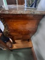 Commode tombeau en bois plaqué, ouvrant par quatre tiroirs s… (photo 4)