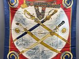 une image représentant un drapeau bleu et rouge orné de deux épées et d'un bouclier