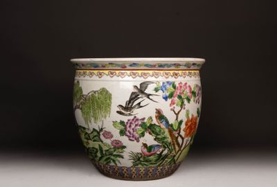 Aquarium en porcelaine à décor d'émaux polychromes de végéta… - Photo 1