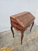 Bureau de pente toutes faces en bois de placage. (photo 6)