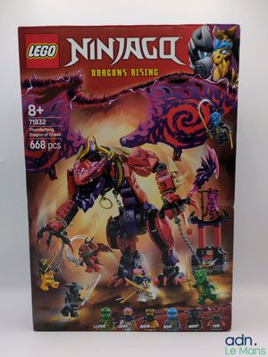 La boîte du kit Lego Ninja est ouverte et prête à l'emploi.