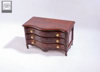 Petite commode de maîtrise