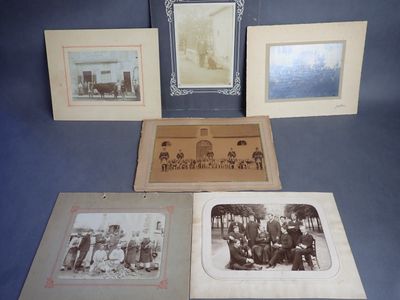 Lot de 6 photographies anciennes dont : boucherie, chasse à …