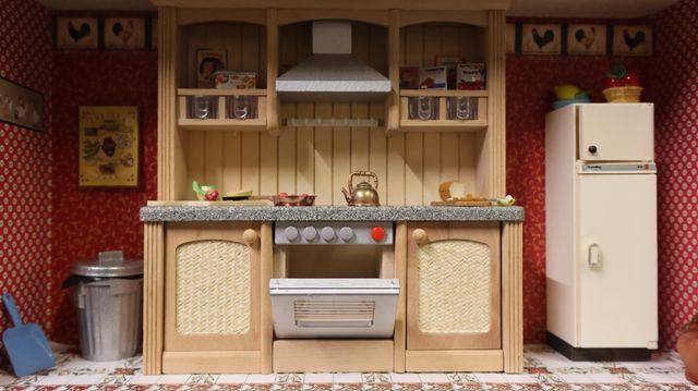 Diorama. Composition miniature, dans une vitrine en bois, vitre e...