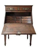 Bureau de pente en chêne mouluré et sculpté, l'abbatant lais… (photo 2)