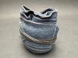 un petit sac fabriqué à partir d'un jean
