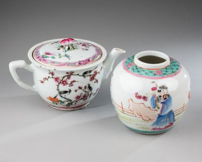 pair of chinese porcelain teapots and saucer