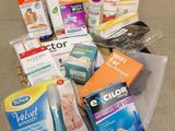 une photo montrant divers produits disposés sur une table