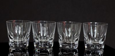 SAINT-LOUIS, France. Suite de quatre verres à whisky modèle …