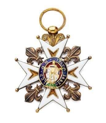 gros plan d'une médaille sur fond blanc