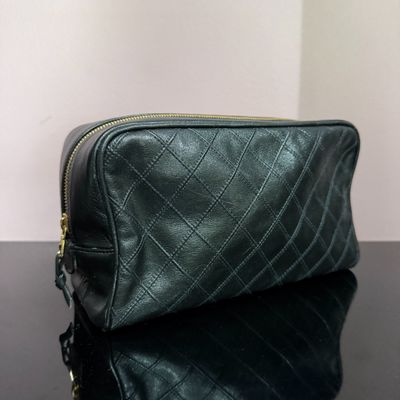 Trousse de toilette CHANEL Vintage cuir noir dimension 23/13…